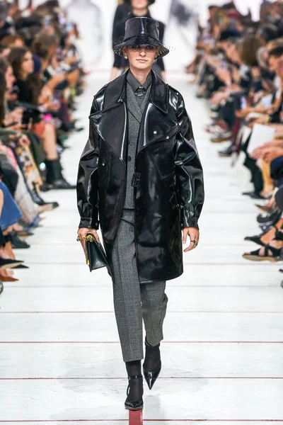 Look 2